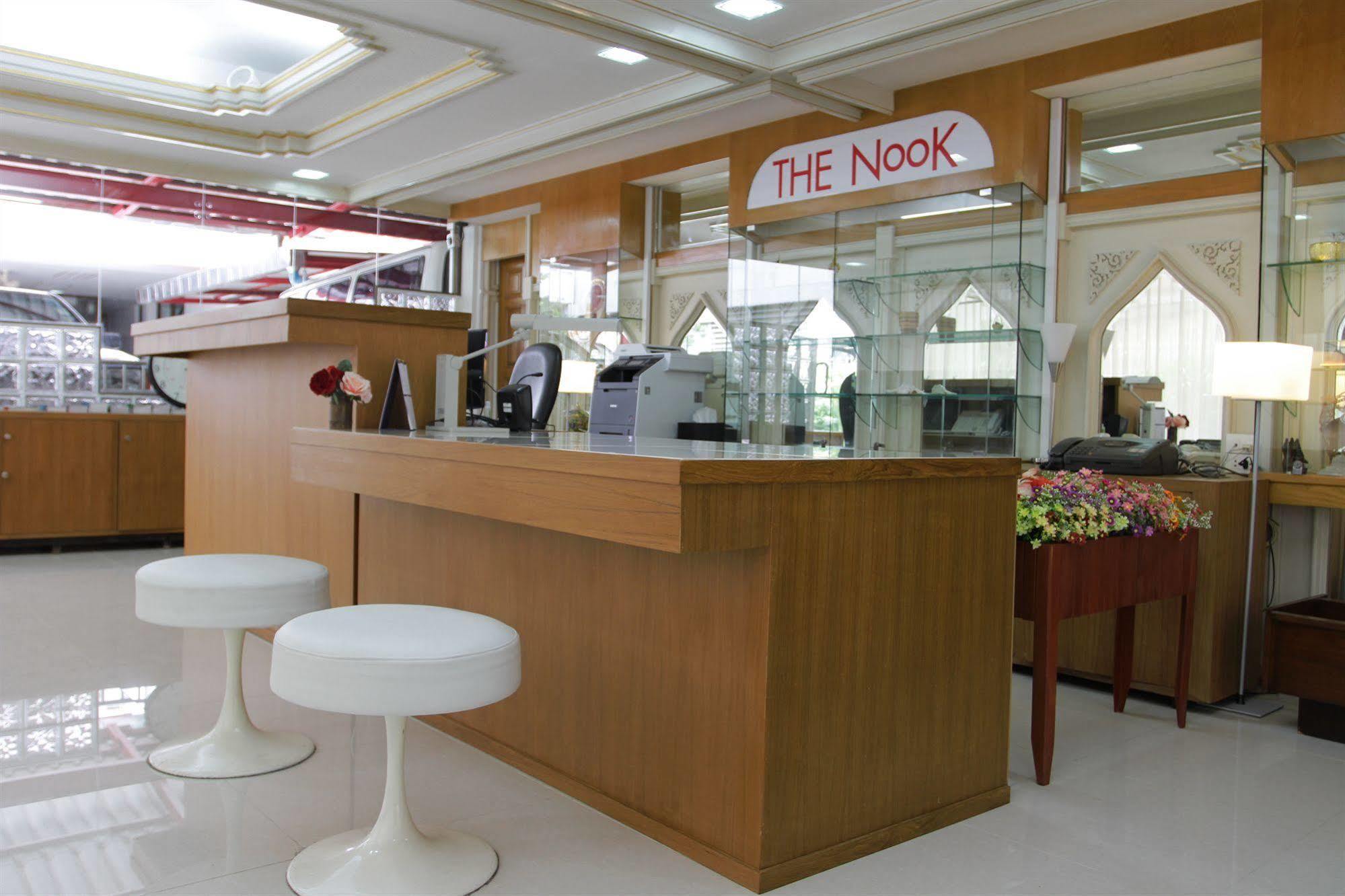 The Nook Pratunam Bangkok Exteriör bild